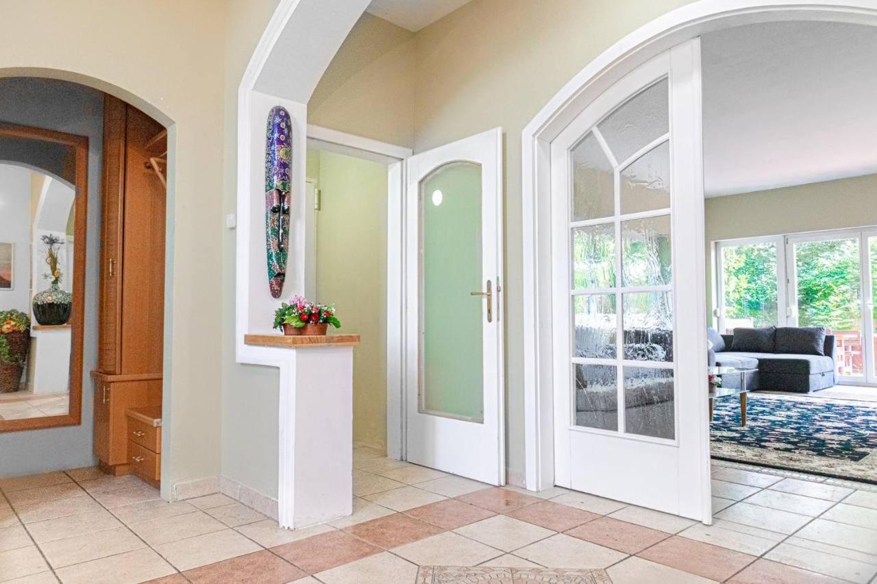 Privatunterkunft Comfortable In A Beautiful House Gd