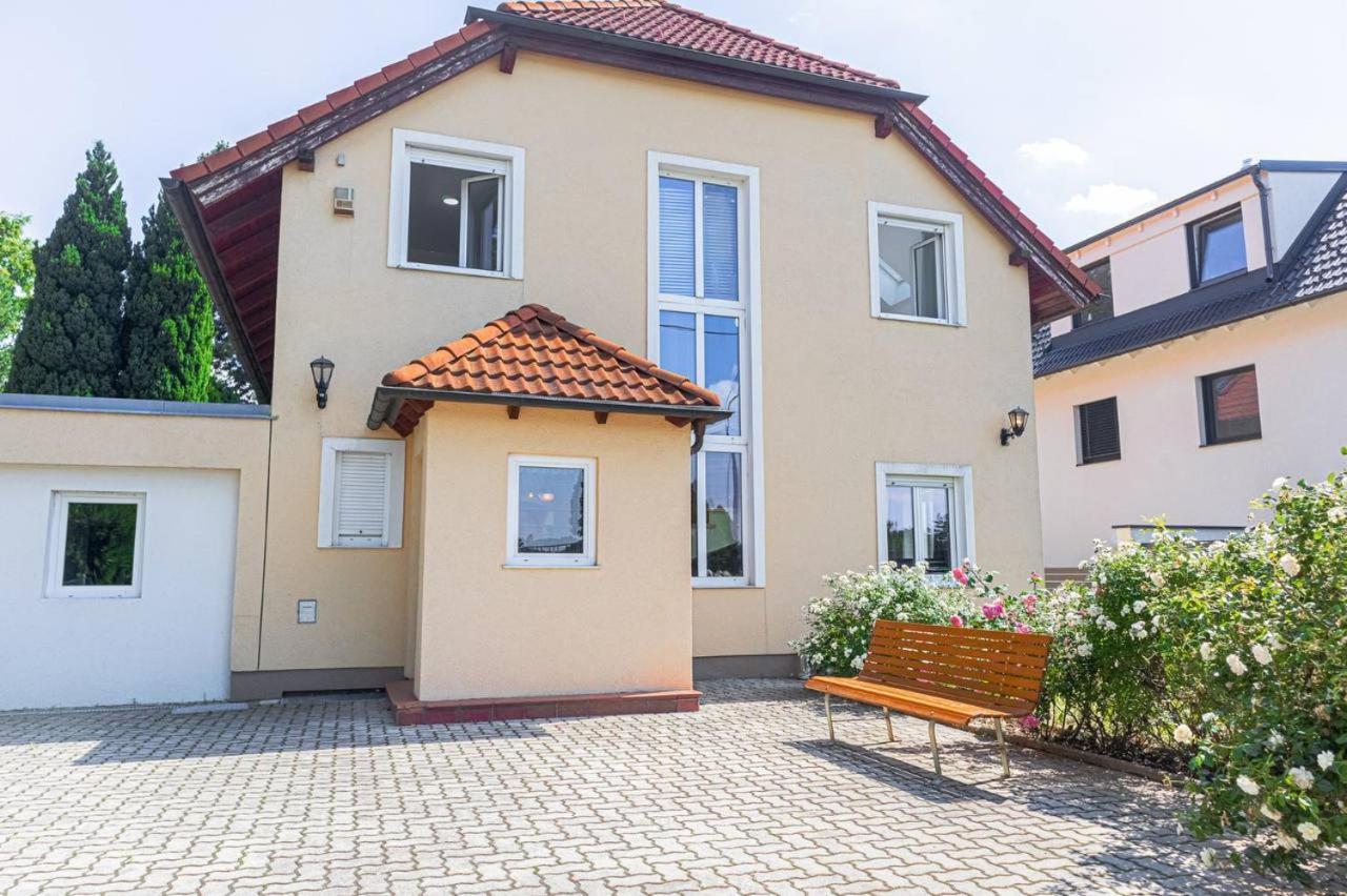 Comfortable In A Beautiful House Gd Wien