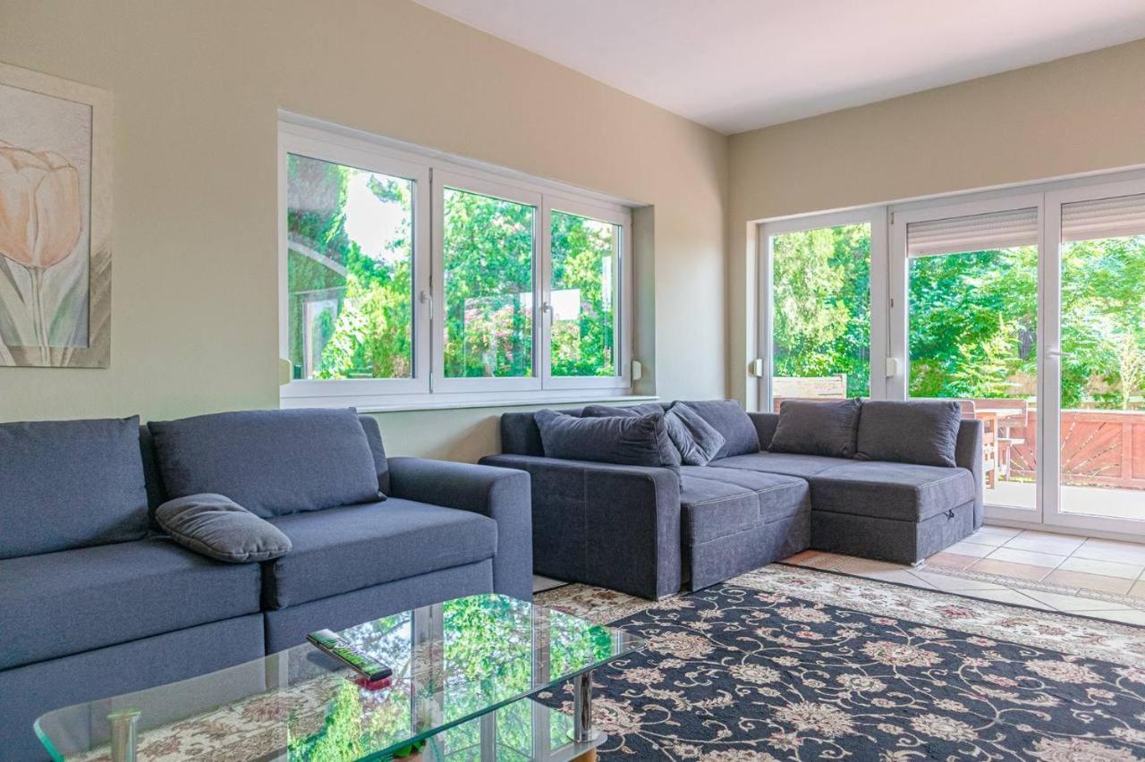 Comfortable In A Beautiful House Gd Homestay